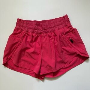 Lululemon Tracker Low-Rise Lined Short 4” Pink  Size 4
